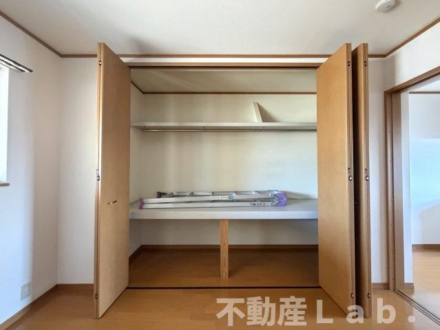 フラワーコーポ立岡Cの洋室