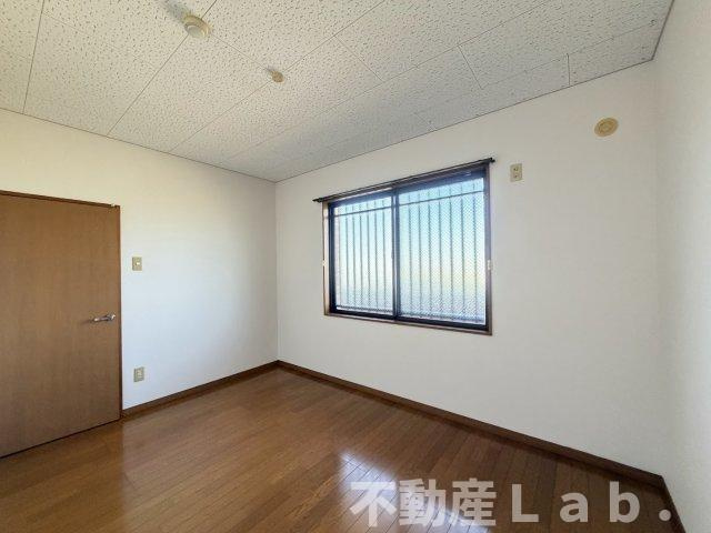 センチュリーハイツの居間・リビング