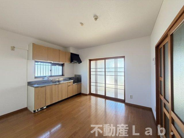 センチュリーハイツの居間・リビング