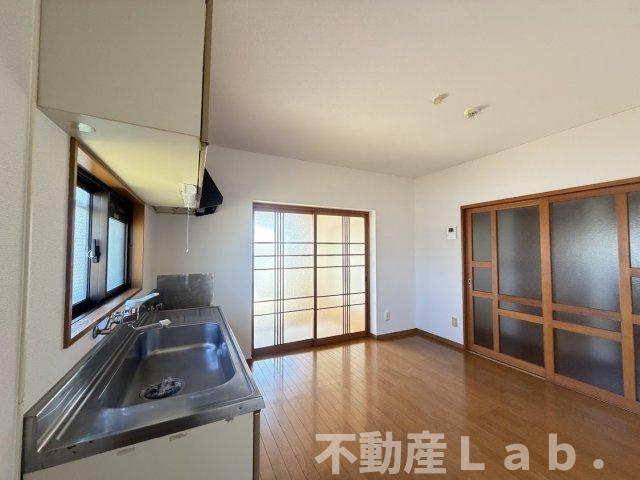 センチュリーハイツの居間・リビング