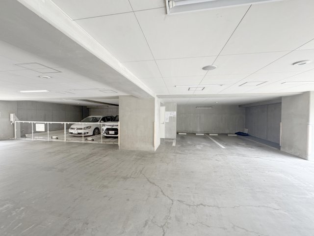 ベルググランデ五反野の駐車場