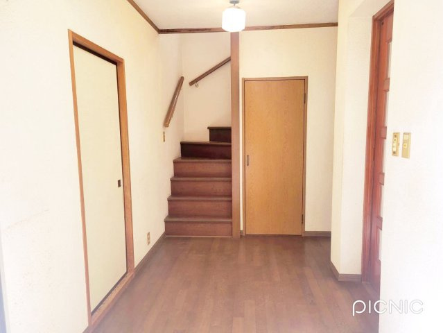 和歌山市梅原　中古戸建の玄関