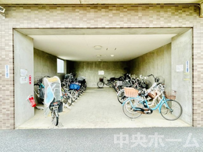 【駐輪場】 | ドラゴンマンション青戸壱番館 | 【自転車置き場】最新の空き状況や費用などの詳細は担当スタッフまでお問い合わせください。