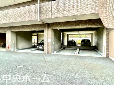 【駐車場】 | ドラゴンマンション青戸壱番館 | 【敷地内駐車場】最新の空き状況や費用などの詳細は担当スタッフまでお問い合わせください。