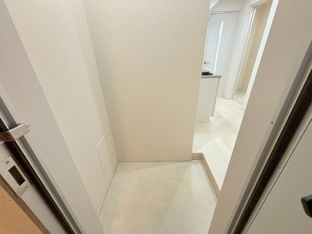 フジパレス三津屋Ⅴ番館の玄関