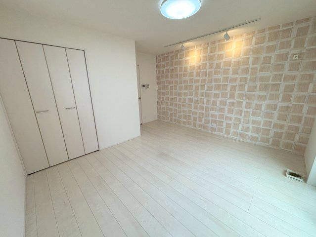 フジパレス三津屋Ⅴ番館の洋室