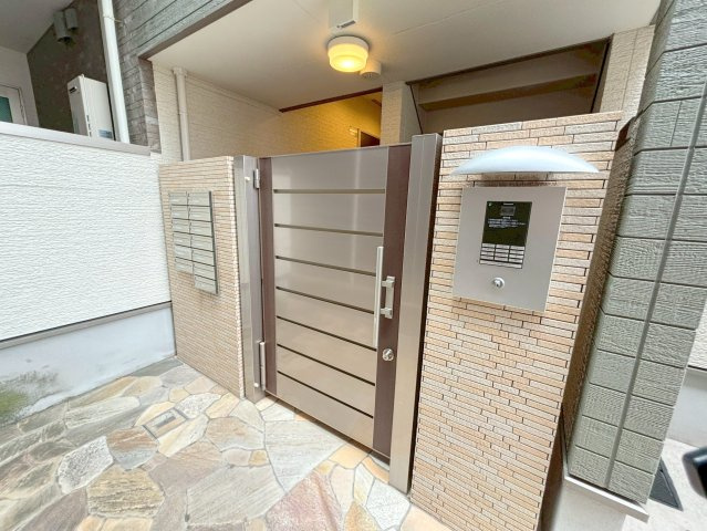 フジパレス三津屋Ⅴ番館のロビー