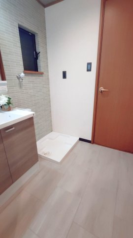 東大阪市末広町中古戸建のランドリースペース