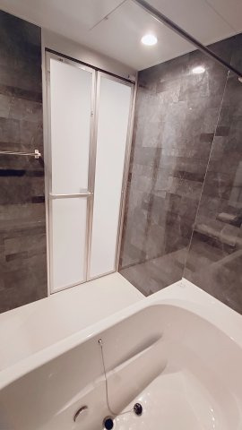 東大阪市末広町中古戸建の浴室