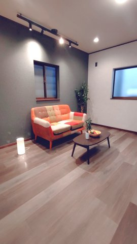 東大阪市末広町中古戸建の居間・リビング