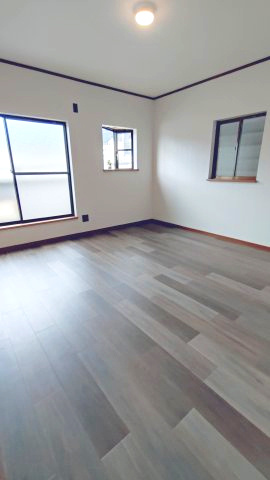 東大阪市末広町中古戸建の洋室