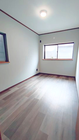 東大阪市末広町中古戸建の寝室