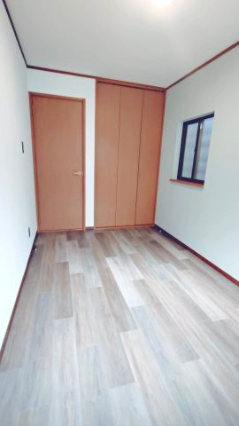 東大阪市末広町中古戸建の寝室