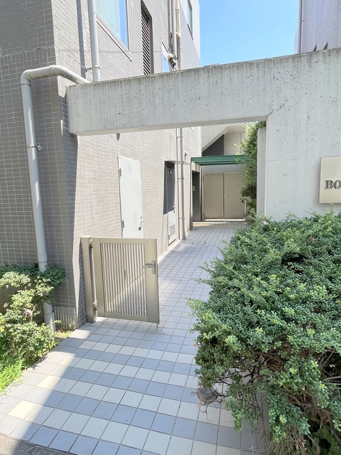 ＩＬ　ＢＯＳＣＯのエントランス|★オートロック完備★