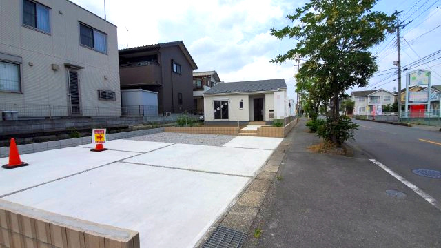 Livele Garden　行田市持田4丁目の駐車場