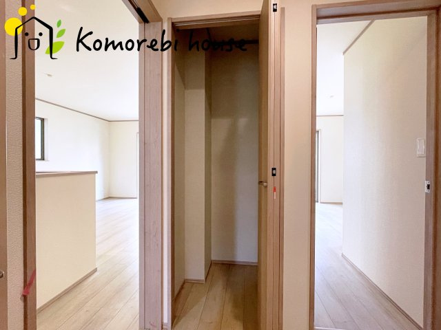 桶川市神明一丁目895番　新築一戸建て　ハートフルタウン　Aの収納|ホール収納付き♪