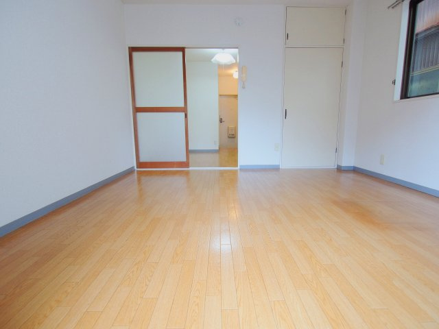 カーサ新町の洋室