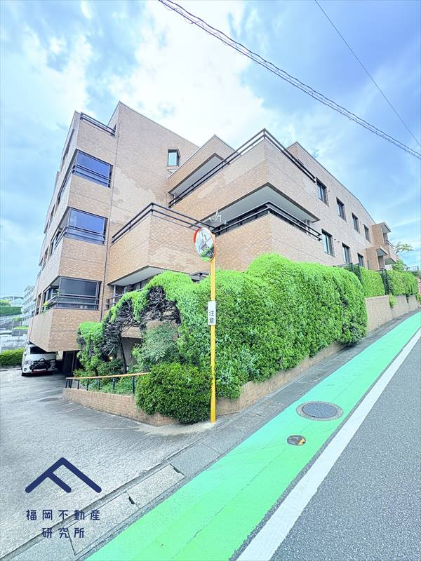 グランドメゾン長丘の外観