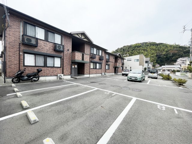 パルコ・シャルマン　Ｂ棟の駐車場