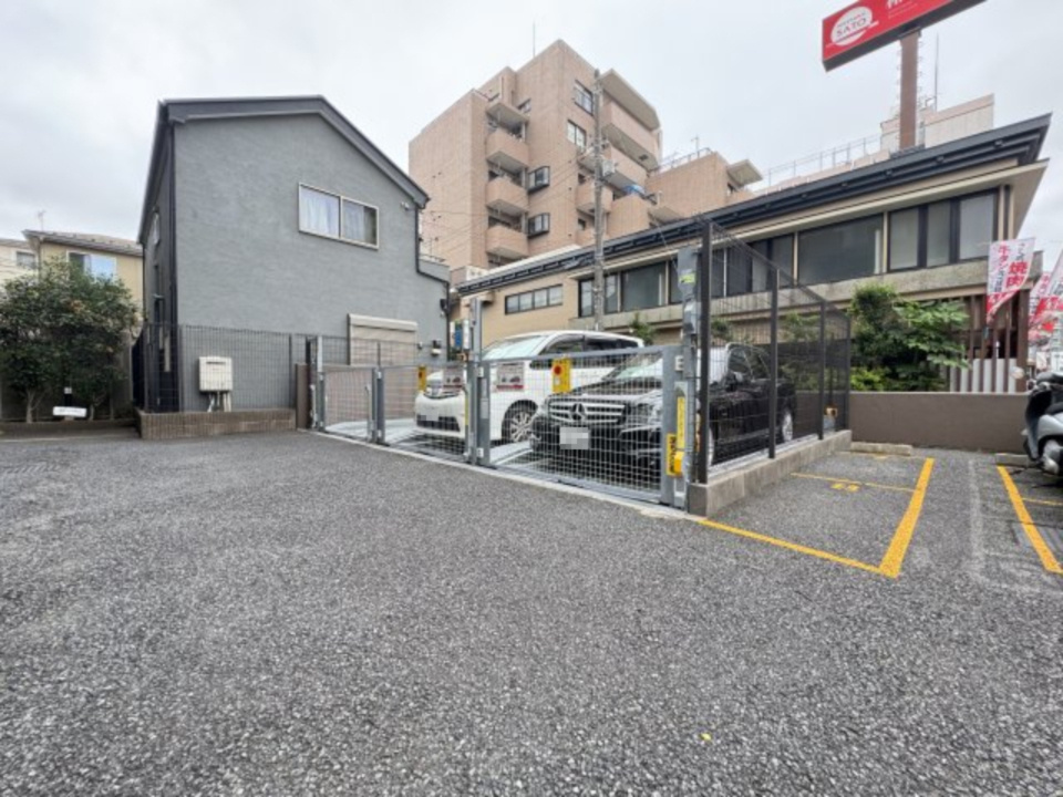 日神パレステージ船堀の駐車場