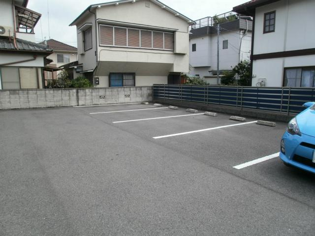 レセンテ城東の駐車場