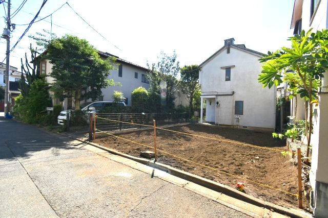 早宮1丁目・売地の前面道路含む現地写真