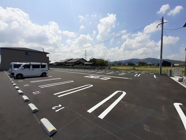 グランノ２の駐車場