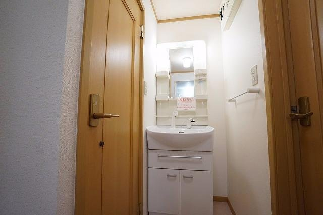 アヴニール遠賀Ｄの洗面所