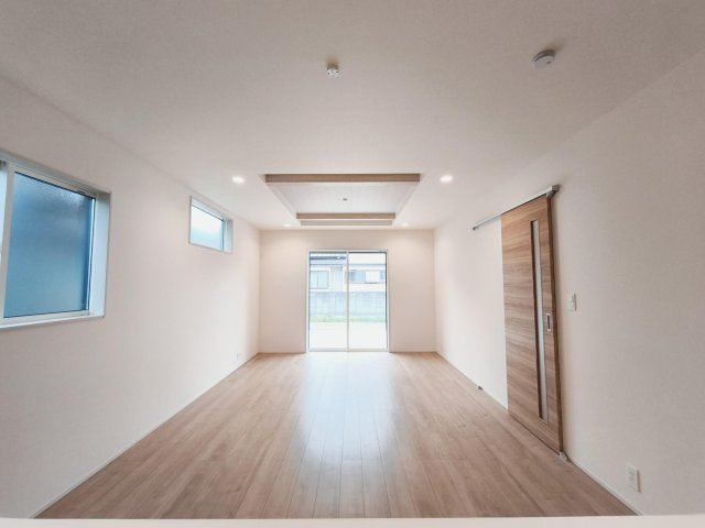 Blooming　Garden　深谷市上野台　の前面道路含む現地写真