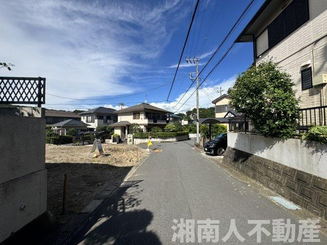 鎌倉市今泉台２丁目１１９４－３８新築戸建の前面道路含む現地写真