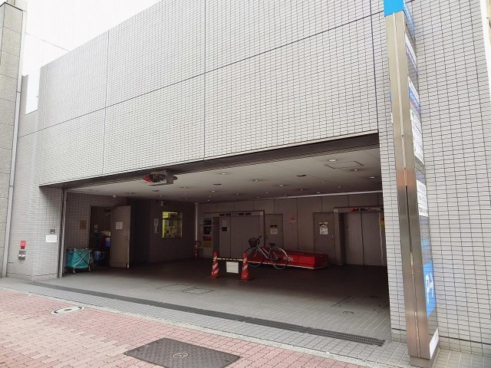 横浜相生町ビルの駐車場