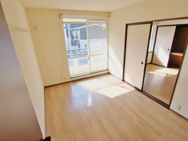 シャルム矢野東の洋室