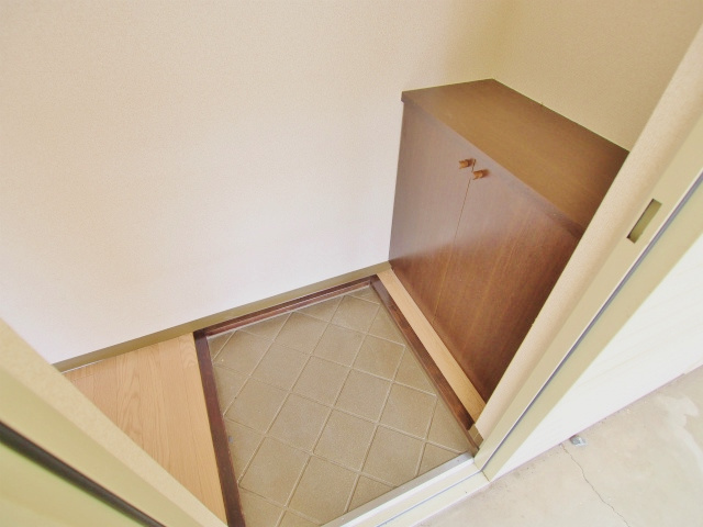 シャルム矢野東の玄関