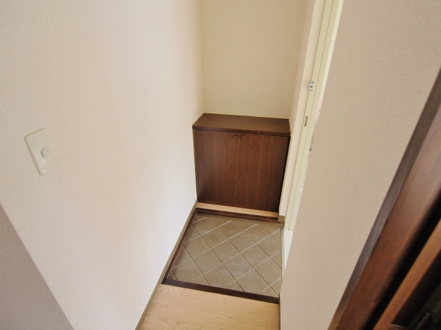 シャルム矢野東の玄関