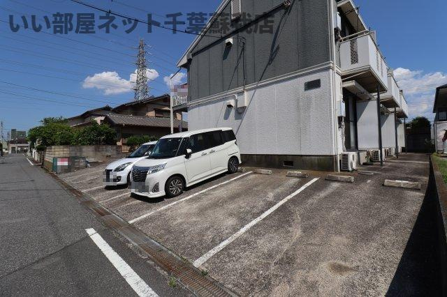 旭五所ハイツの駐車場|駐車スペースもあります