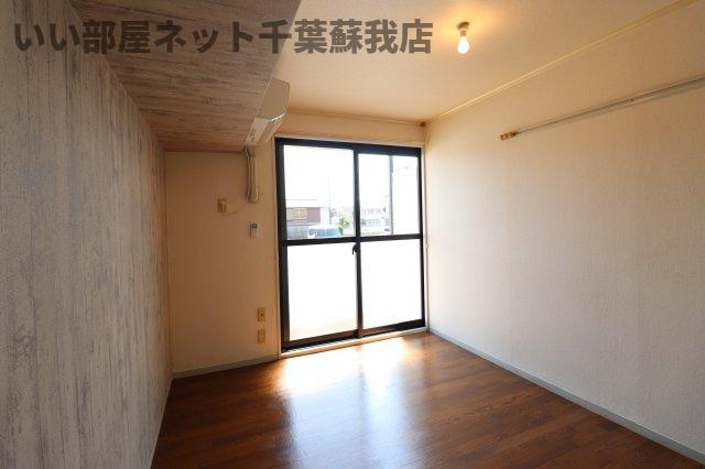 旭五所ハイツの洋室|広々とした洋室です