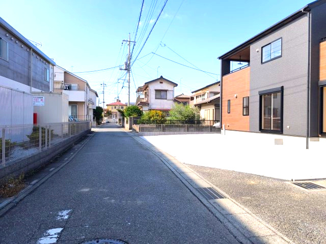 Blooming　Garden　深谷市東方　の前面道路含む現地写真