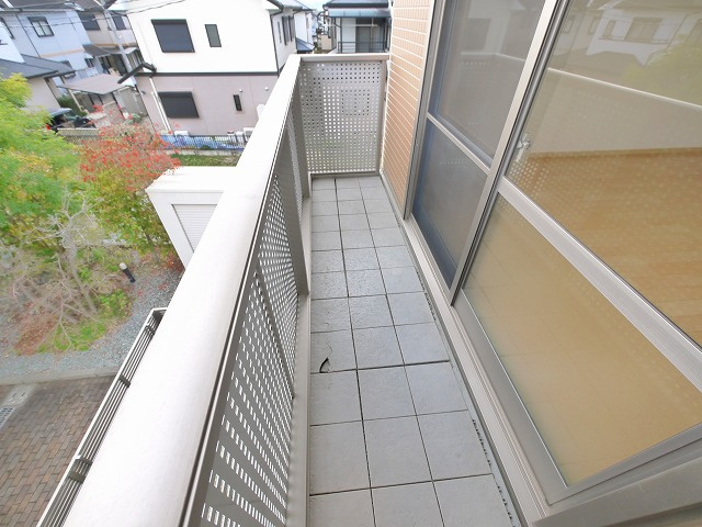 シュウ　メゾン　Ａ・Ｂのバルコニー|開放的で明るい空間を演出してくれるバルコニーです