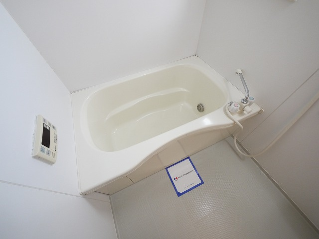 シュウ　メゾン　Ａ・Ｂの浴室|日々の疲れを癒すお風呂付です