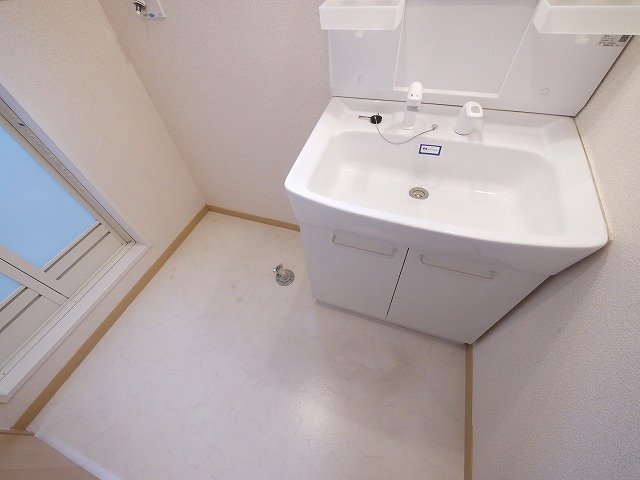 シュウ　メゾン　Ａ・Ｂの洗面所|使いやすい洗面所です