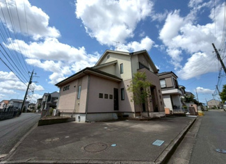 【前面道路含む現地写真】 | 東大和市芋窪6丁目　中古戸建　【全1棟】