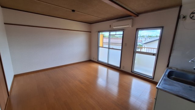 第一辻ハイツの居間・リビング