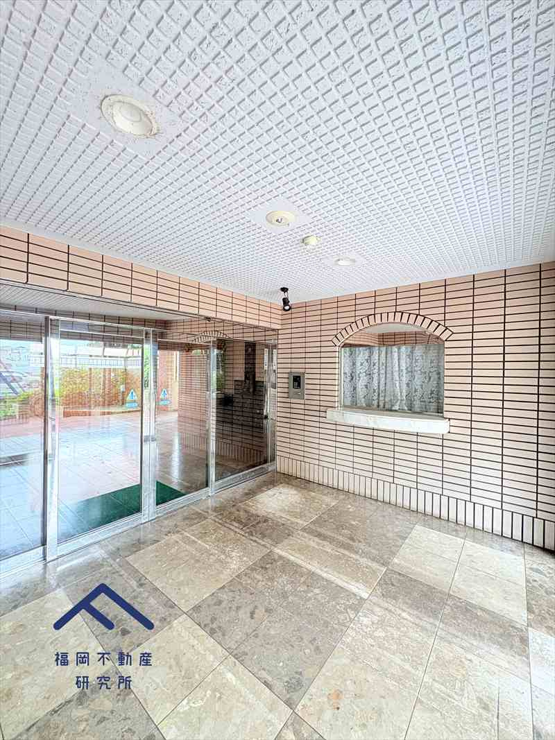 ビブレマンション次郎丸のエントランス