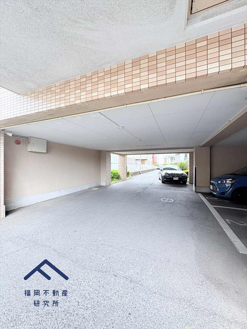 ビブレマンション次郎丸の駐車場