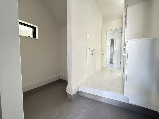 明石市中朝霧丘新築戸建の玄関