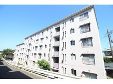 藤沢立石ハイツG棟の外観