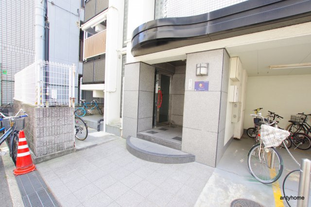 十三ホワイティ　仲介手数料無料のエントランス