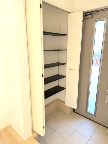 クレイドルガーデン前橋市富士見町時沢第10　2号棟（平屋）の収納|玄関収納もご用意しています♪