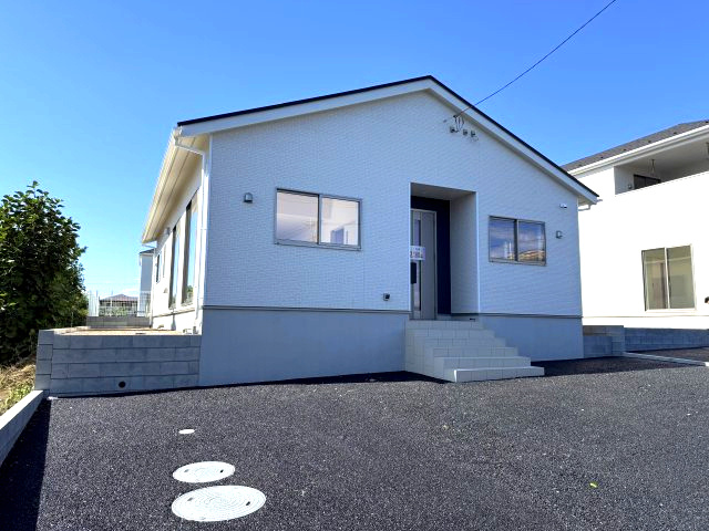 クレイドルガーデン前橋市富士見町時沢第10　2号棟（平屋）の外観|外観もシンプルで飽きのこないデザインですよ！