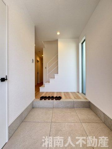 鎌倉市腰越３丁目３１－５新築戸建の玄関|玄関です